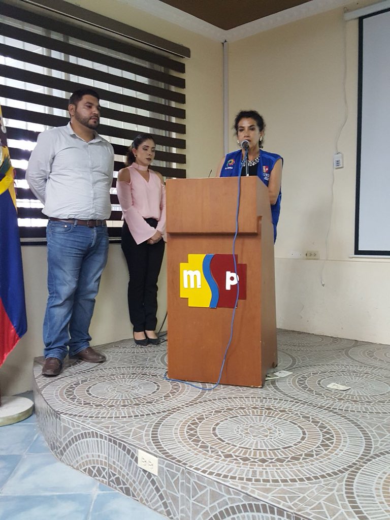 JPMacara's tweet photo. JP, @pabloscesarr, participó junto a @astryd90 de @tenencialarama1 y @yenny_poma de @TPSabiango del evento de #RendicionDeCuentas2017 de la Dirección Distrital 11d07 #Macará - #Sozoranga de @Salud_CZ7. https://t.co/n3WFBu2Hrl