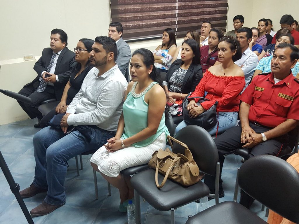 JPMacara's tweet photo. JP, @pabloscesarr, participó junto a @astryd90 de @tenencialarama1 y @yenny_poma de @TPSabiango del evento de #RendicionDeCuentas2017 de la Dirección Distrital 11d07 #Macará - #Sozoranga de @Salud_CZ7. https://t.co/n3WFBu2Hrl