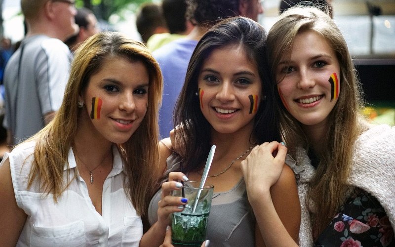 Beautiful girls meet Bosnian Women: