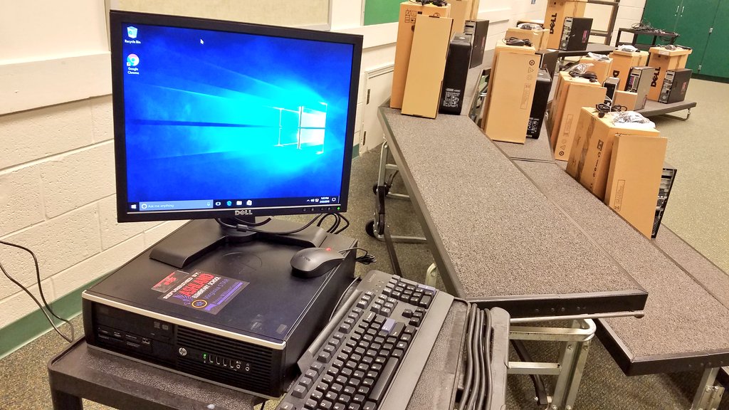 _AndyJacks's tweet photo. 11 families at Minnieville were excited to receive free student-refurbished computers at their massive multicural night. Our Ashland students are lucky to have such a meaningful program! #DLDay #MNEStheBest #ashlandsoar #pwcsproud  #vaSTARorg https://t.co/36qpgnINdk