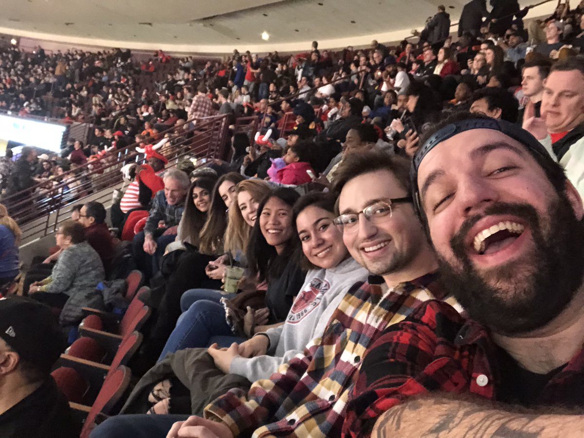 CarolineRose04's tweet photo. FIRST GAME WITH INCREDIBLE PEOPLE! @chicagobulls https://t.co/uqLiR1SoS9