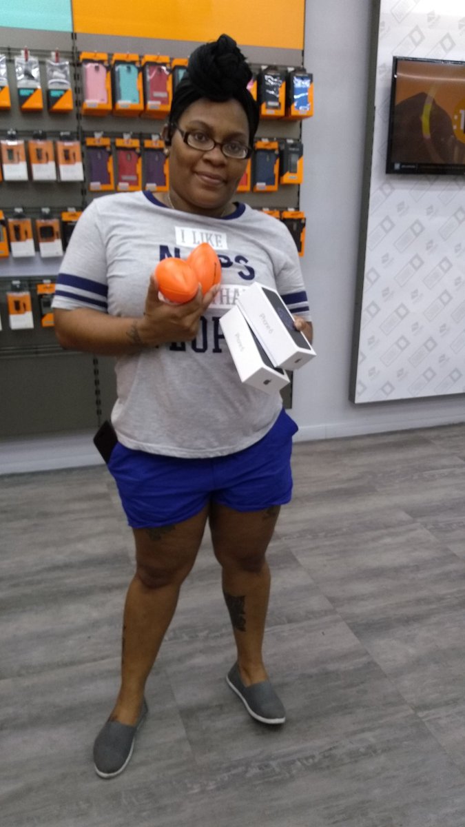 MML502NORMANDY's tweet image. Happy customer 2 lines  @elterevanspg @erikabyerly281 @MassothMitchell @MMLWIRELESS 
#HouTax18
#BoostNationEvent
#ThursdayThought