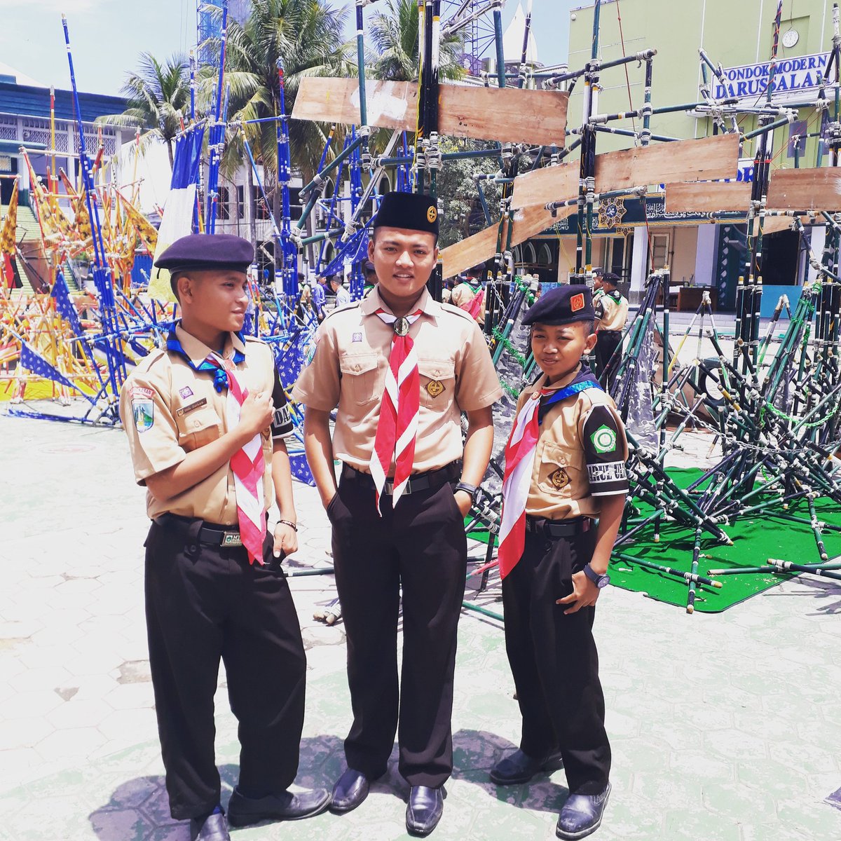 pramuka_duba's tweet photo. Pramuka Itu Keren, banyak karya, ramah tamah dan dan peduli terhadap lingkungan https://t.co/NZpKarmFQR