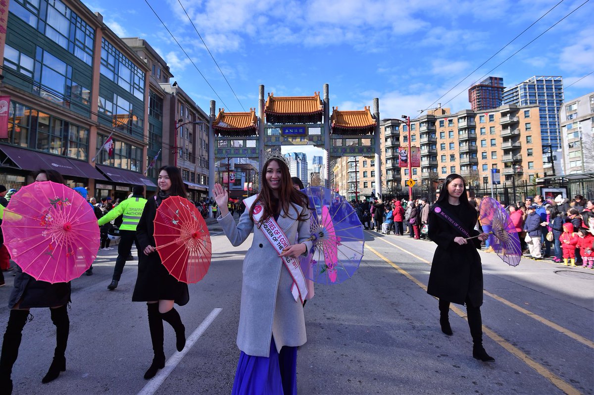 BeautiesOf5C's tweet photo. Our very Queen Elena Suleymanova lead our presence in the Chinese New Year parade last weekend✌️

 #vancouver #pageantry #ChineseNewYear2018 https://t.co/l48rBIX6A3