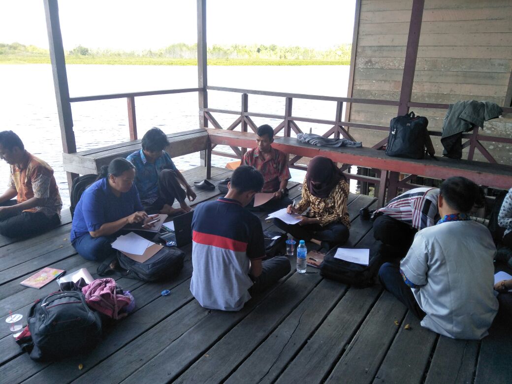 Rapat Koordinasi Program P3MD Kab. Barsel bersama TAM Prov. Kalteng,di hadiri olh Kepala Dinas Sosial PMD Barsel #DesaMembangunIndonesia <a href="/jokowi/">Joko Widodo</a> <a href="/EkoSandjojo/">Eko P. Sandjojo</a> <a href="/anwsanusi/">Anwar Sanusi</a> <a href="/taufikmadjid71/">IG : taufik.madjid</a> <a href="/KemenDesa/">Fast Track Travel</a> <a href="/tppindonesia/">Pertepedesia</a> @fachrilabalado <a href="/P3MDKalteng/">P3MD PROV KALTENG</a>