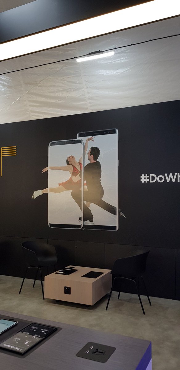 Spotted <a href="/MarissaCastelli/">Marissa Castelli</a> and <a href="/SimonShnapir/">Simon Shnapir, OLY</a> here in PyeongChang at the <a href="/Samsung/">Samsung Electronics</a> store!