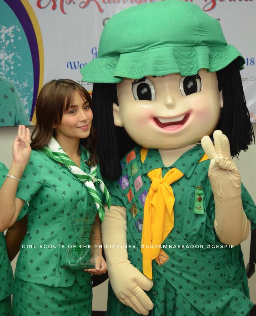 GirlScoutsPH's tweet photo. Our #GirlScoutAmbassador with #Gespie... 
#GSPAmbassadorKathryn  
@bernardokath  
@min_bernardo 
@starmagicphils https://t.co/xoPoVCaR1x