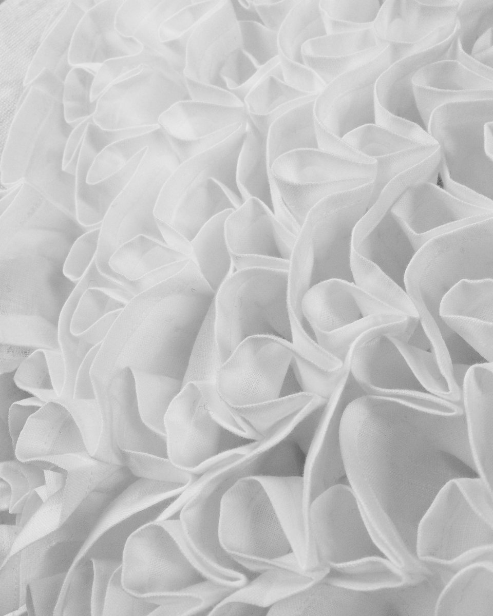 BernieMurphyID's tweet photo. They are multiplying... All ready for buttons and buttonholes #madeslow #irishmade #irishlinen #collars #handpleated #fabricmanipulation #wearingirish #readyforbuttonholes #berniemurphyirishdesigner #specialorder #bespoke #luxury #style #fashion #irishfashion #buttons #buttonhole https://t.co/cGnBJVNMTs