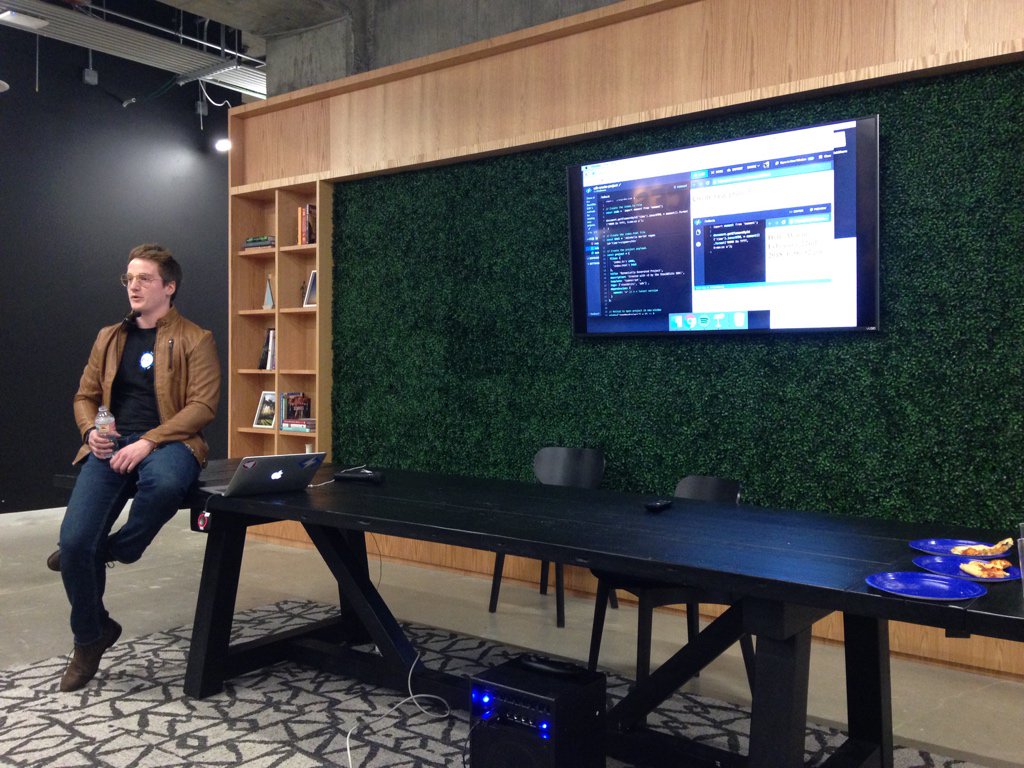 wnodom's tweet image. Wow. #StackBlitz embedded inside #StackBlitz, courtesy of the StackBlitz SDK #StackBlitzInception