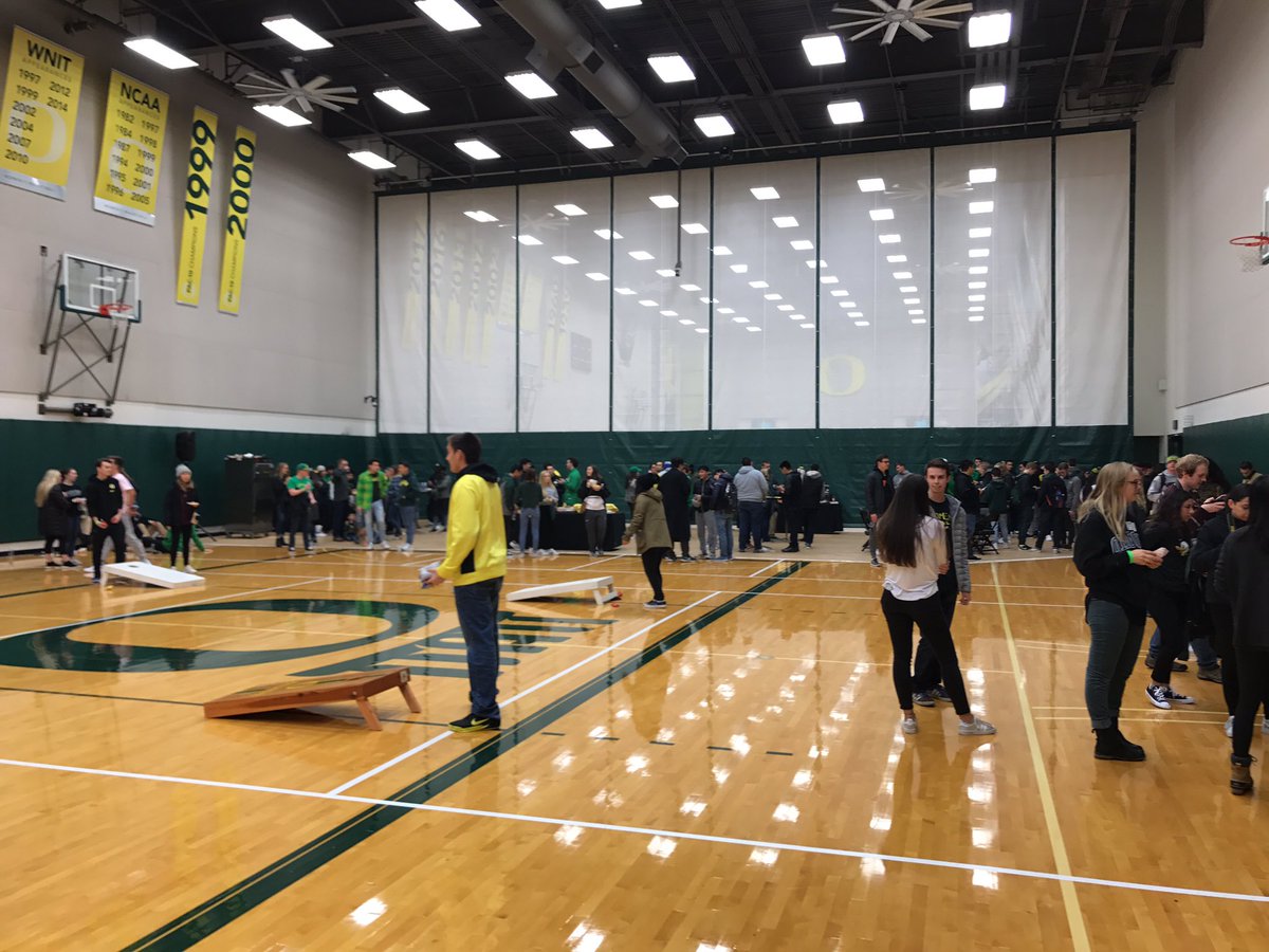 thetaboregon's tweet photo. Pre game thrown by the SAA. Ducks getting ready for the big game tonight vs ASU. #GoDucks https://t.co/mSDZyDAts6