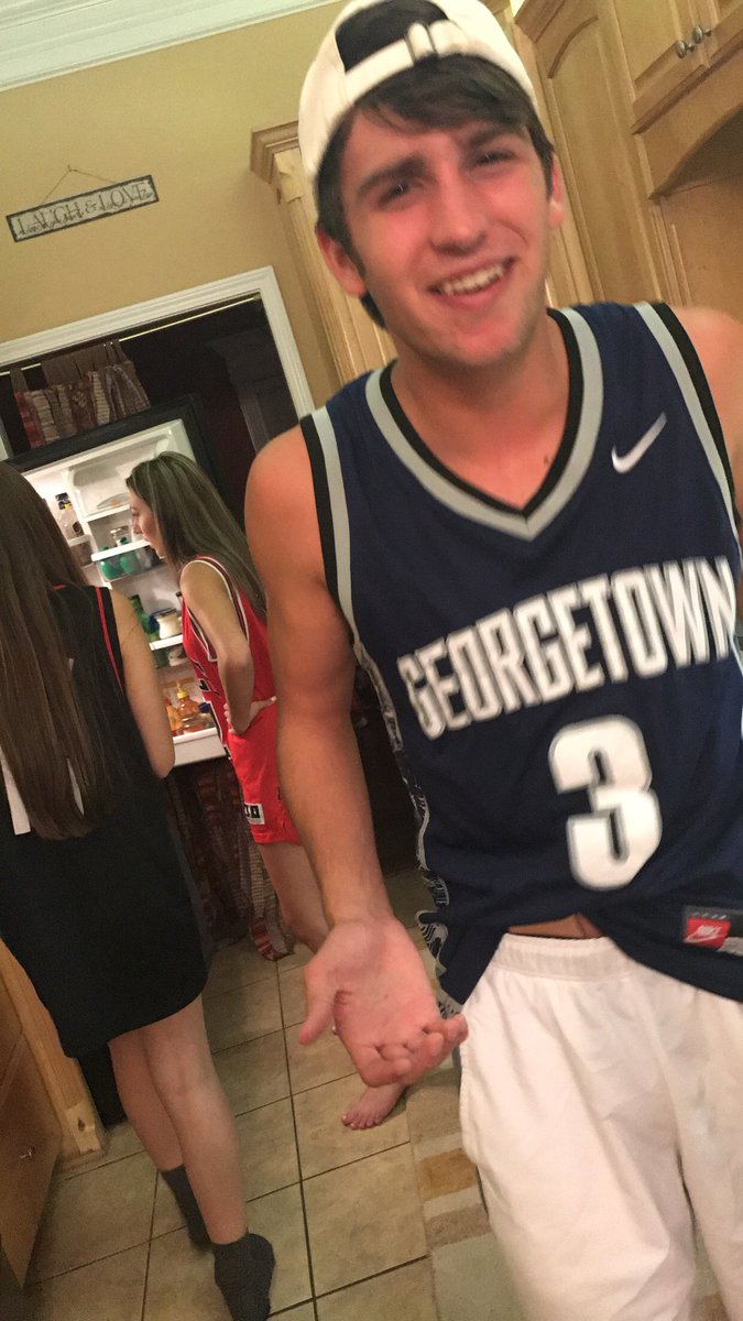 happy birthday <a href="/Carson04walker/">Carson Walker</a> this is prolly the nicest thing I’ll say till ur next bday so hope today wasn’t the worst :)) #civil