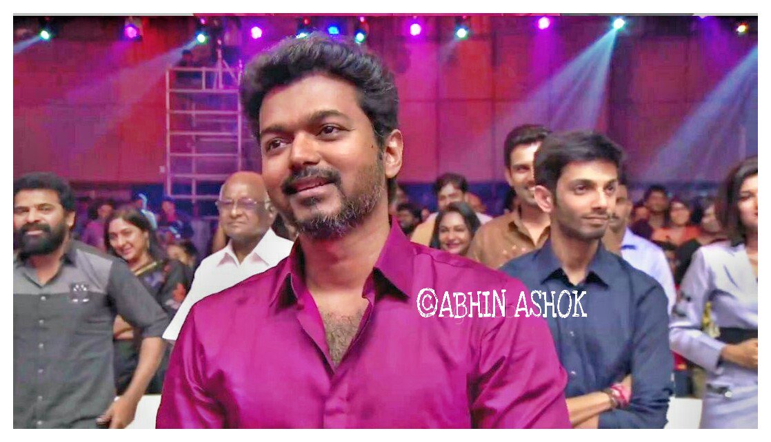 AbhinAshoKK's tweet photo. Waiting for thalapathy speech 
#VikatanCinemaAwards 
#bestactorof2017 

@VijayFansTrends @GBK_Official @kettavan_Memes 
@BeingBalakrish https://t.co/SwYUakHJIx