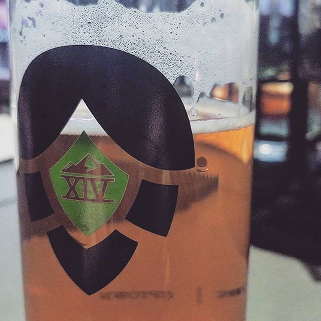 HanksC_doit's tweet photo. You're missing out. .
.
.
#craftbeerdenver #craftbeerpirate #craftbeer #beer #ipa #uptown #denver #colorado #snowday #snow #craftbeerunited #beerstagram #instabeer #thirtsythursday #thirst #drinkin https://t.co/0uk4aW3QRw https://t.co/9dwEyKulcd