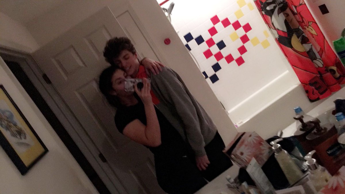noah_arno9's tweet photo. Happy birthday @jory__robins we’ve had fun for a while now hope your birthday was fun ❤️#vine https://t.co/1FDDFZg0OP