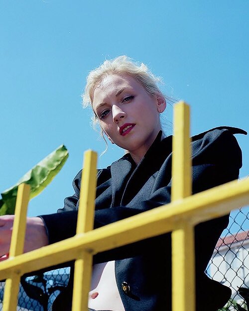 ekinneycentral's tweet photo. .@emmykinney flaunt magazine outtakes by nick green 💖💞 #emilykinney #bethgreene https://t.co/UITbb0vZGL https://t.co/76Ig88D3Sa