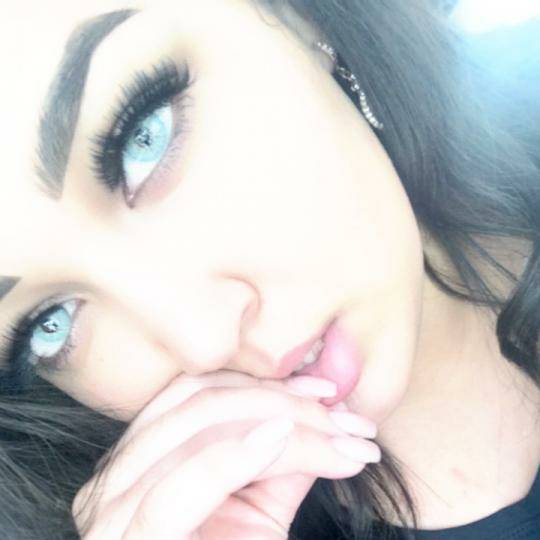 Badwolfeee91's tweet photo. 🙌 YASSS It's time for a great show Nashwee:Let’s play. #FeatureMe 
https://t.co/4l9tuacISB https://t.co/atygrxrn7P