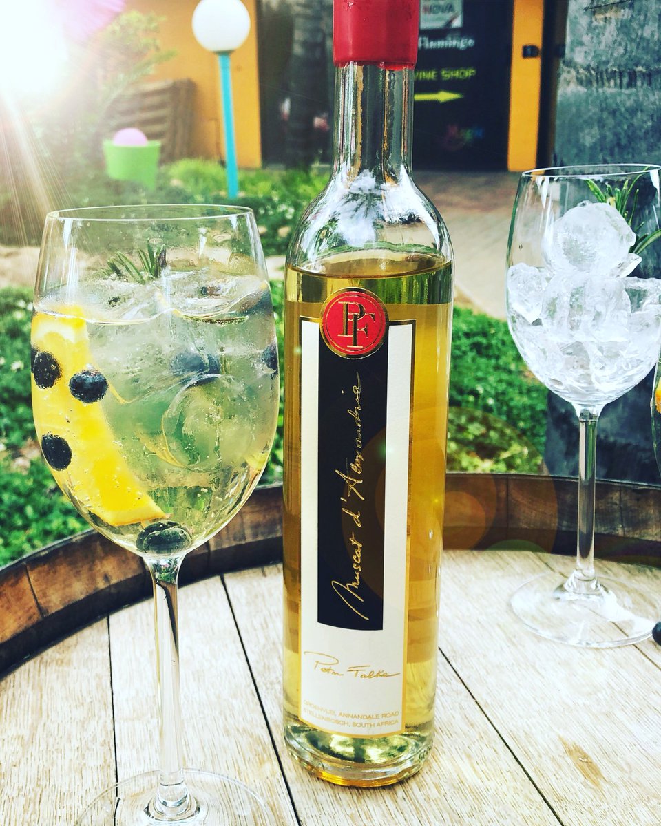 Brilliant tasting with <a href="/peterfalkewines/">Peter Falke Wines</a> &amp; @tamasawines last night! And how damn fine was the Peter Falke Signature Muscat d'Alexandrie with tonic, rosemary, orange and blueberries! #peterfalkewines #muskatdalexandrie
Thanx @ChrisCoetzeeT <a href="/mynard_slabbert/">Mynard Slabbert</a>