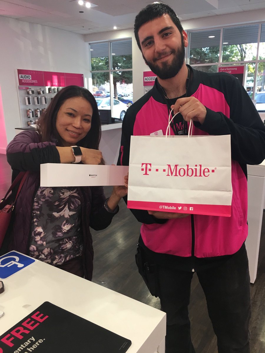 dagosanchez86's tweet photo. Every day is a good at #HungryHammy when you help multiple customers get great #beyondwireless products! @GabeO26 @omarlinares_ @AdrianVanHooser @Kayla_DemarcoSJ @SalianAaron https://t.co/hEwNj0c7Cm