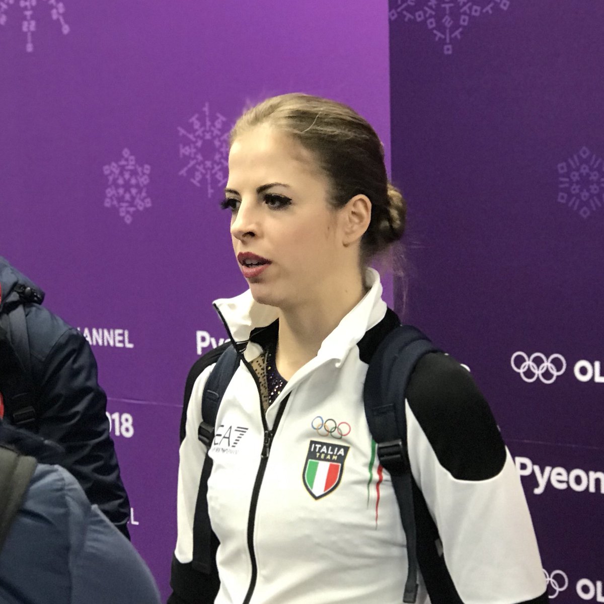 CAROLINA KOSTNER - Página 2 DWshV11VwAUNm7-