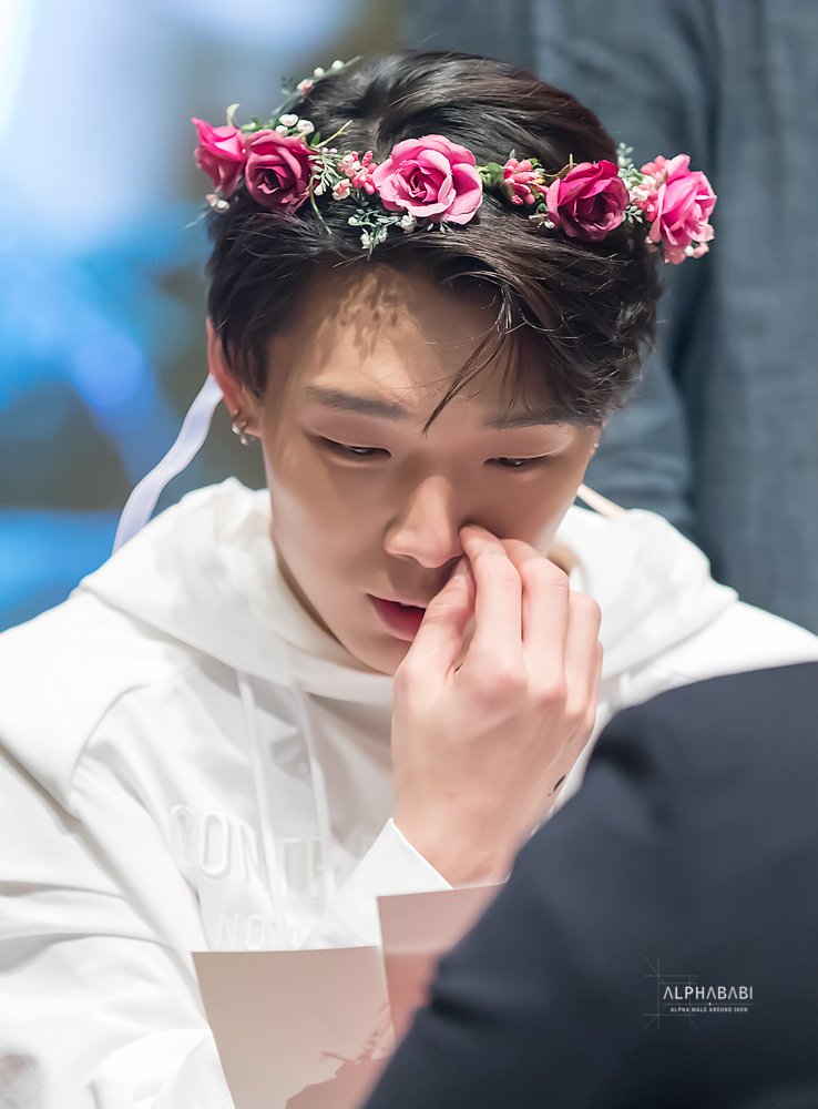 ALPHABABI's tweet photo. (HQ) 180209 관악팬싸 
#바비 #김지원 #아이콘 
#BOBBY #iKON 🌸🌼💕 https://t.co/Qa0YVJjxD0