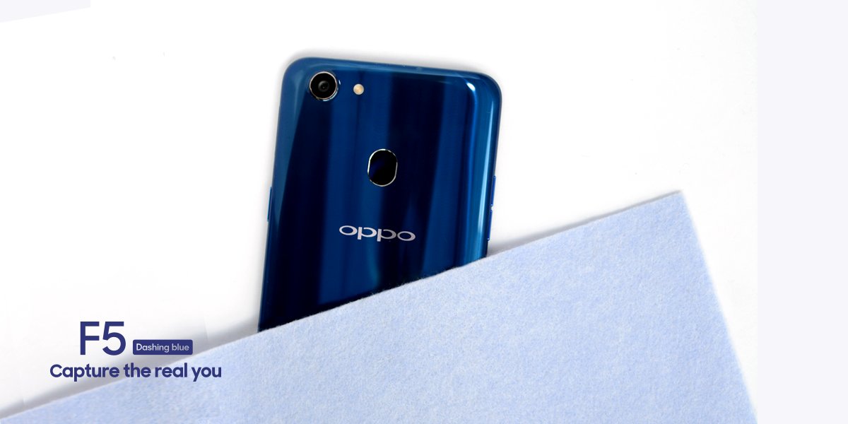 OPPOIndonesia's tweet photo. Mau punya hasil selfie alami yang mampu menangkap apa adanya dirimu lewat titim pengenalan wajah dari A.I. Beauty Recognition Technology? Kamu post selfie dengan make up bernuansa biru kamu ke #DashingBlueMakeUp dan memenangkan #OPPOF5Blue, loh! #OPPOF5 #OPPOpedia https://t.co/qGwJXyGOqO