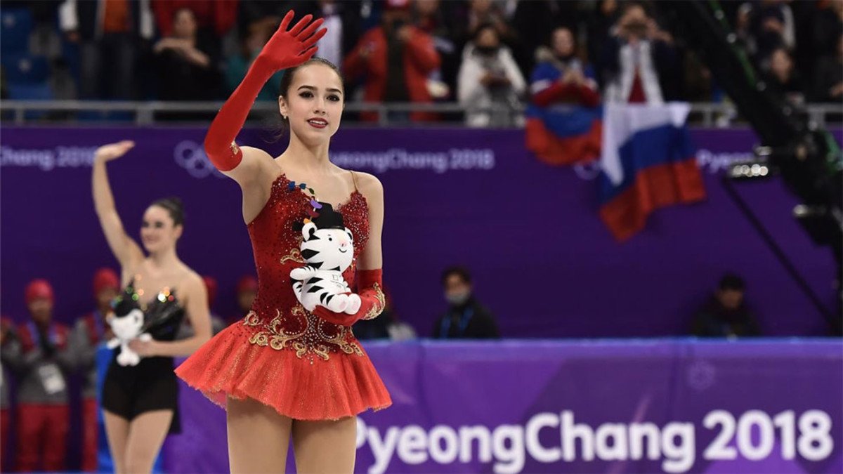 SPORTMasDeporte's tweet photo. #PyeongChang2018 | #FigureSkating
Zagitova gana el oro olímpico de patinaje artístico... ¡a sus 15 años! https://t.co/y1XzJv1O4H https://t.co/WThrwpvZaE