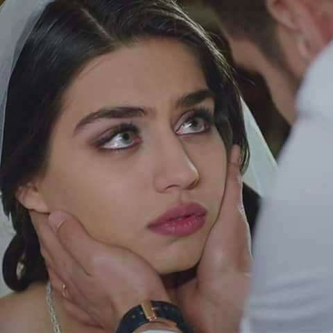 Rs__2017's tweet photo. @ayl5___ @AlsamakHaeder @inassgroub22 @yara55915074 @_lloydll @NorasAliNoras1 @sashassanali @Deyaa62355124 @ert____ @safa__1998 ولو ترسو
 عيوُني 
الناس 
تبقى
 انتة الوحيد
 العازتك
 عازه https://t.co/hZ6r5Zeg7G