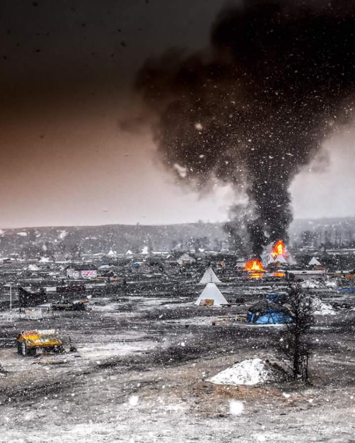 relombardo3's tweet photo. One Year Ago Oceti Sakowin Went Down In Teepees Of Flames. The People Of Standing Rock, The Protectors, Continue To Forge Forward, Not Letting Their Spirits Dampen.The Sacred Fire Still Burns. We Have Much To Do, #NoDAPL Was Just The Start..
#NoKXL #NoLNG #NoEnbridgeLine3 #Defund https://t.co/TnueoYUwpN