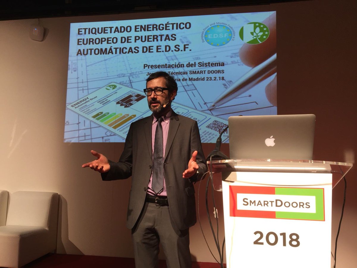 Ciberperfil's tweet photo. Miguel Pérez, de Mequonic, durante su ponencia 'Etiquetado de eficiencia energética para puertas automáticas', en el auditorio de @SmartDoors_ #SmartDoors2018. https://t.co/F6UgZ3R9AO