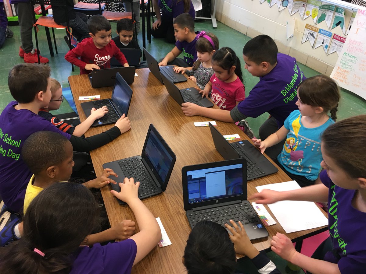 MeaganGibson89's tweet photo. For our #BVInnovates on #DLDay18 , the students were the teachers and presented 3 sessions of technology lessons to my kinders. I am SO impressed with our students! We had a blast and learned so much! We ended our DLD in google hangout with @MsZemaitis 🙌🏽 @BVGoBobcats https://t.co/Xc0X72UsGI