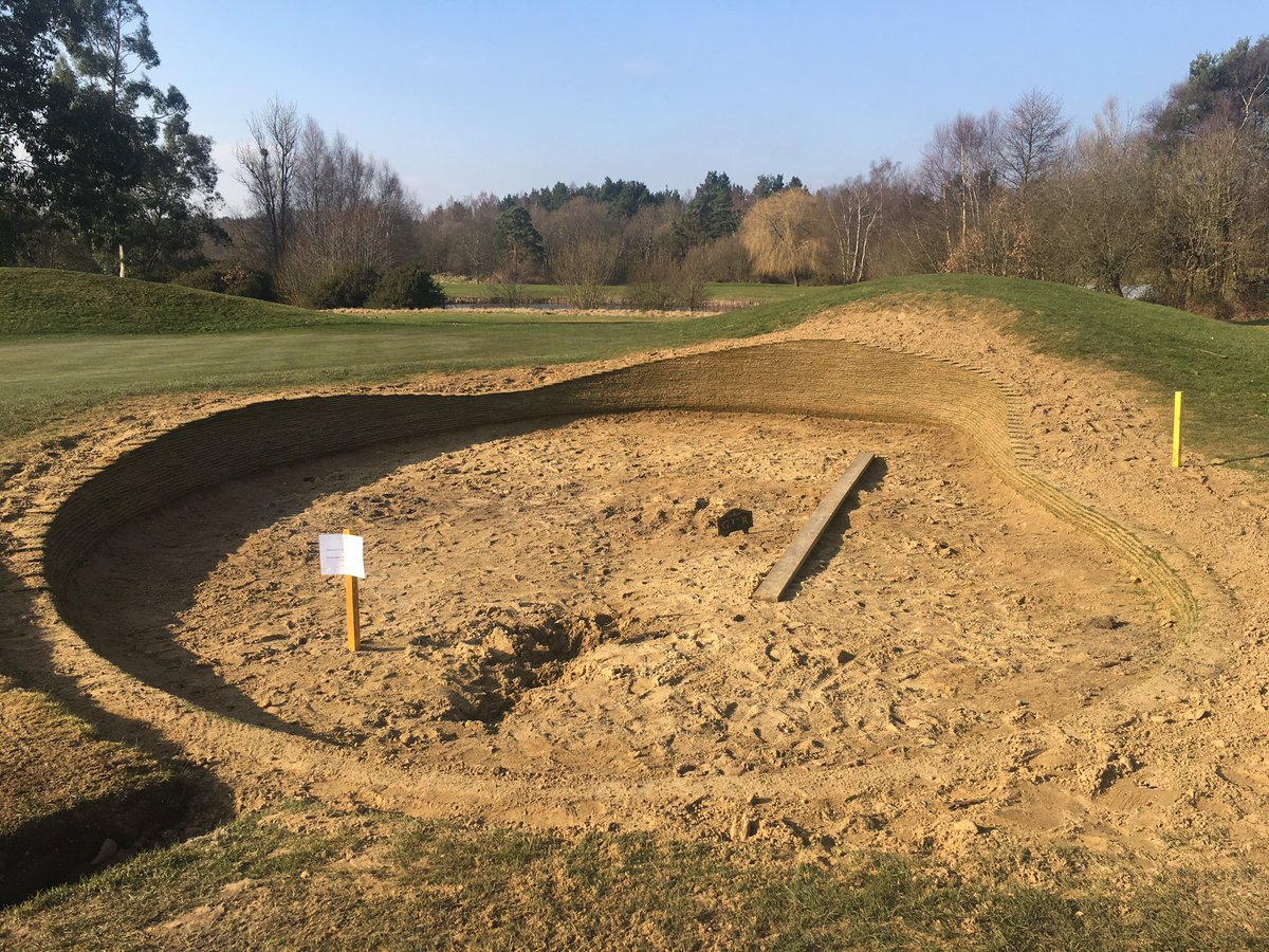 danharding7's tweet image. Turf walls built @EcoBunkerLtd huge improvement @andywikki @OldThornsHotel #AlwaysImproving #Bunker #Greenkeeping