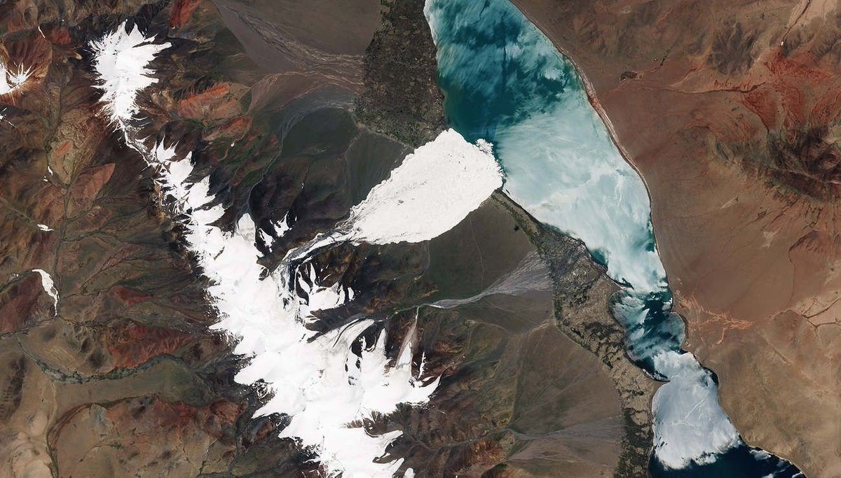 PourlaScience's tweet image. En 2016, deux glaciers tibétains se sont effondrés brutalement. La combinaison de changements climatiques régionaux et de précipitations importantes en serait la cause.
ow.ly/VYlG30izrvG
