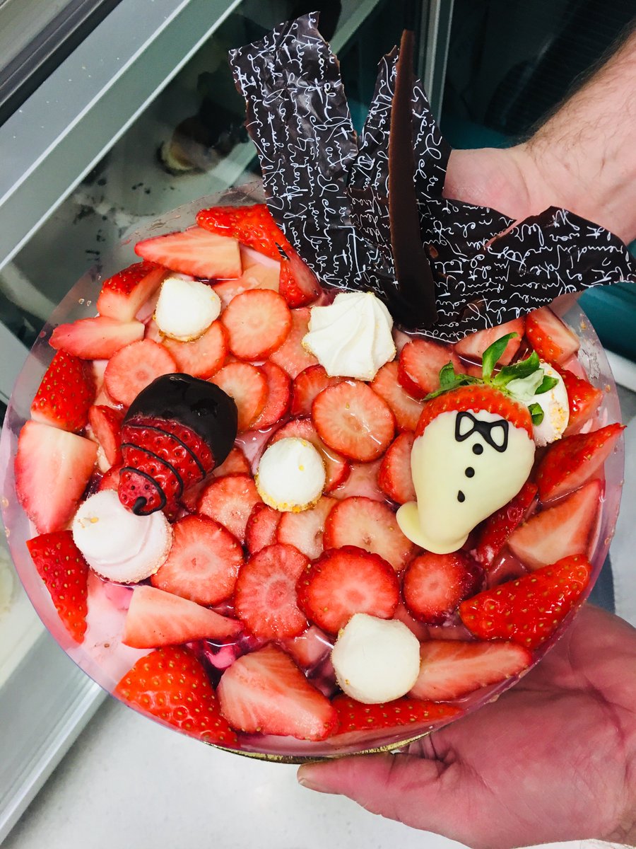 TUDublinBakery's tweet photo. Happy Friday Everyone! 😍 Today we have a Strawberry Cheesecake €3, Lemon Cheesecake €2, Swan Pastries and Eclairs 3 for 50c. Hurry and get some now before they are all sold out 👍 #ditfood #ditbakery #goingfast #eclairs #cheesecake https://t.co/ihPBvzN1xq