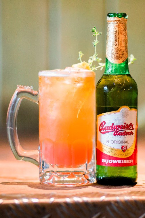 DrinksEnthusist's tweet photo. In her second feature under ‘Emily Say’s . . .’, the voice to the Manchester bar scene in @empuck94 looks at @BudvarUK Hoptails: The Budweis Mule; https://t.co/h7tQ9VIkjH #EmilySays #Budvar #Hoptails #Manchester #Cocktails https://t.co/wlxEQ0H2rP