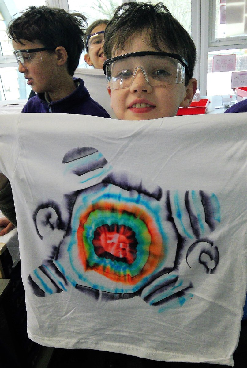 RGSGPartnership's tweet photo. Great to be part of the @HTPDSchool Science Week yesterday. Y4 were enthusiastic about our theme of 'colour': visible spectra, flame tests, the amazing chromatography T-shirts and, of course, a howling Jelly baby to finish! Thanks for the invite. https://t.co/raPUZmvTHq