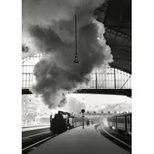 ParisAMDParis's tweet photo. Édouard Boubat.   Gare Saint Lazare.     1958 https://t.co/BMGda2ZP0G