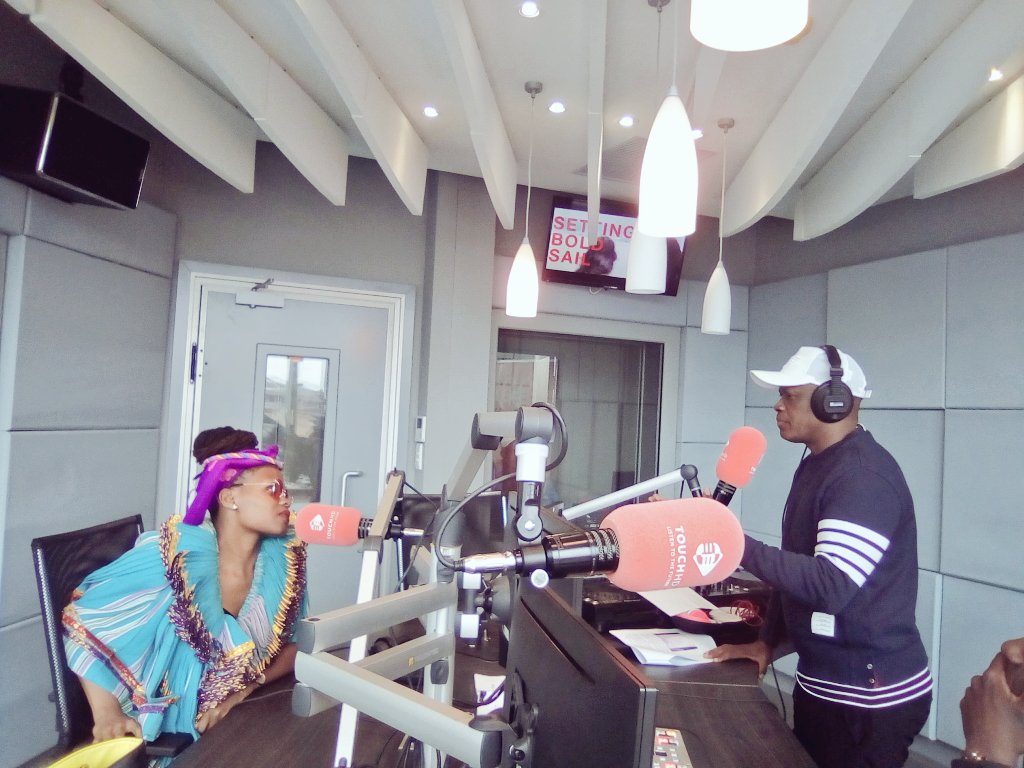 TheTouchdown326's tweet photo. Interesting conversations around our different cultures and #Languages with @GlenLewisSA and @RivahMakhaya on the #ExpensiveBreakfast #SpeakItLiveIt https://t.co/mMTlK8gEYM