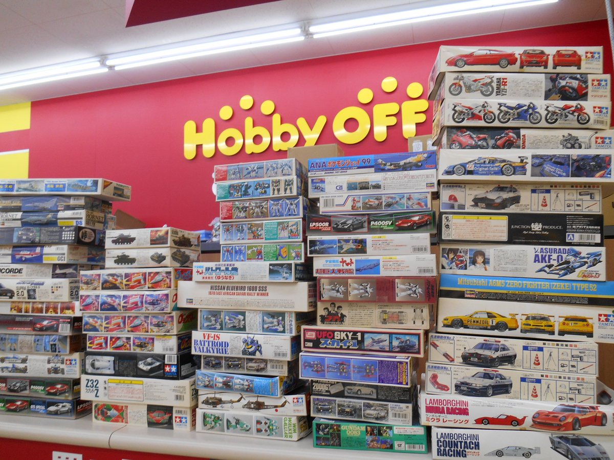 未組立のプラモデルを大量入荷しました！ 年代物もありますが、中身は 