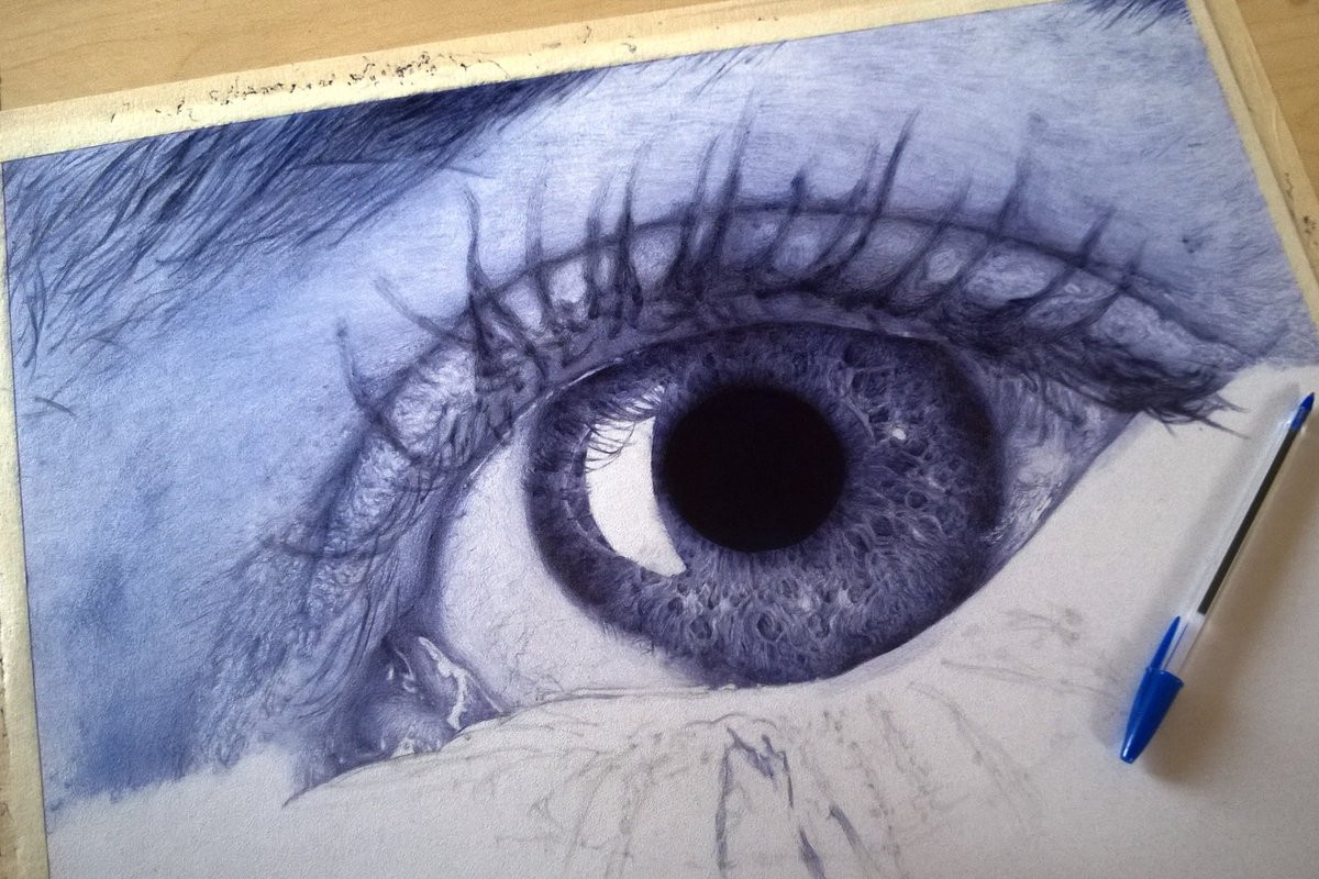 tamster_c's tweet image. The negative parts of Naija are being recognised more than the positives. While we pray for things to improve, we want change that viewpoint and show the world that Nigerians have a lot to offer in the creative light. I'm a Nigerian Ballpoint pen artist #WeAreNigerianCreatives