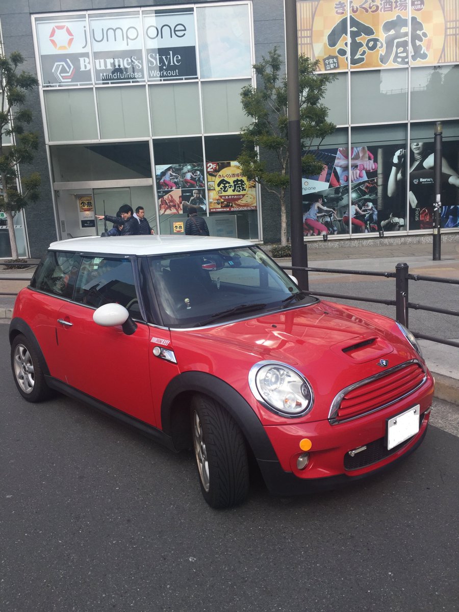 Chroche01's tweet photo. ＃MINI #MINIBMW #COOPERS
先週のWF前、秋葉へ行った時の一枚。この後大宮の鉄博までドライブ。 https://t.co/zwzP77ex3W