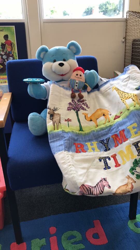 RedbournLibrary's tweet photo. Yes it’s cold out there so wrap up those babies and toddlers! Our volunteers will have Redbourn library cosy for Rhyme Time at 10am. #30mins #free #hertslibs #redbourn #communitylibrary #nurseryrhymes #Harpenden #StAlbans #Singing #toddlers #babies #hemel https://t.co/zG93QSapP9