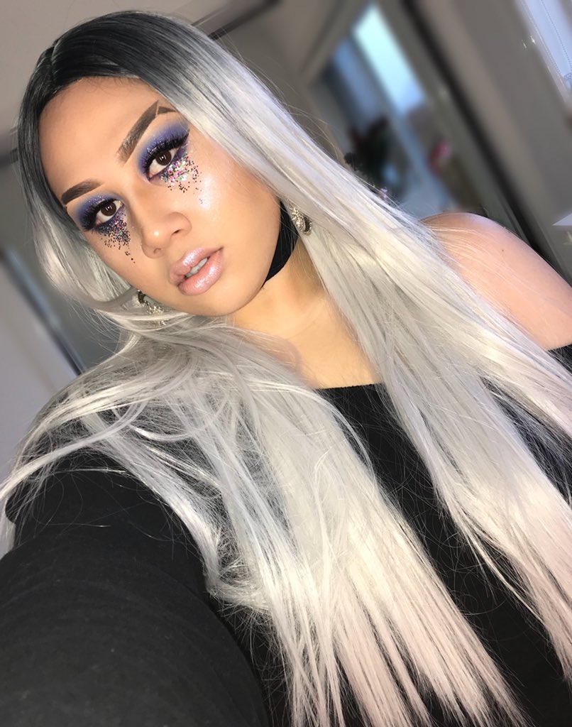 CharlotteSGibs's tweet photo. Blue Marines 🐟
(Inspired by the #fishtailbrows trend & #sparklyfish) 💙
-@MACcosmetics (MATTE CHARCOAL) + @ABHcosmetics @norvina1 (DARK BROWN).
-@UrbanDecay Electric palette (CHAOS, GONZO, URBAN, JILTED)
-@BYScosmetics (SILVER GLITTER).
-@CoverFX (LUNA)
-@glamglow (GLOWSETTER) https://t.co/Dt9wuq5pL7