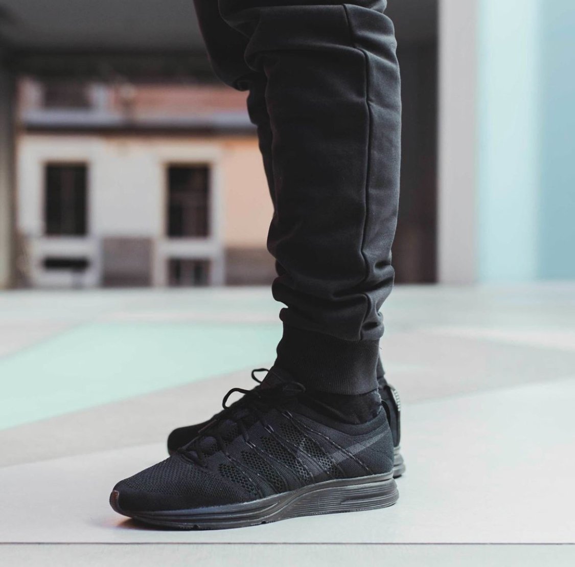 nike flyknit trainer triple black