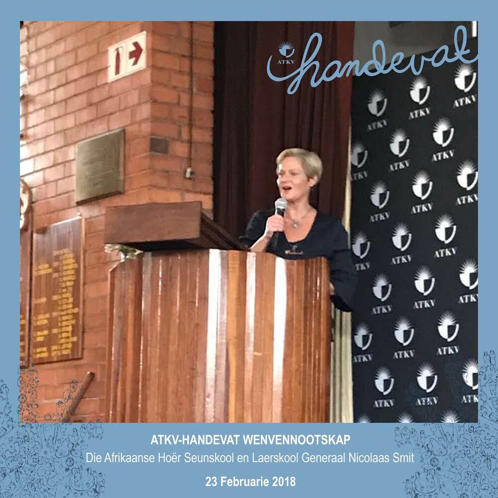 NiekerkJJ's tweet image. Deidre Le Hanie, besturende direkteur van die @ATKVSA spreek die wenners toe. #handevat