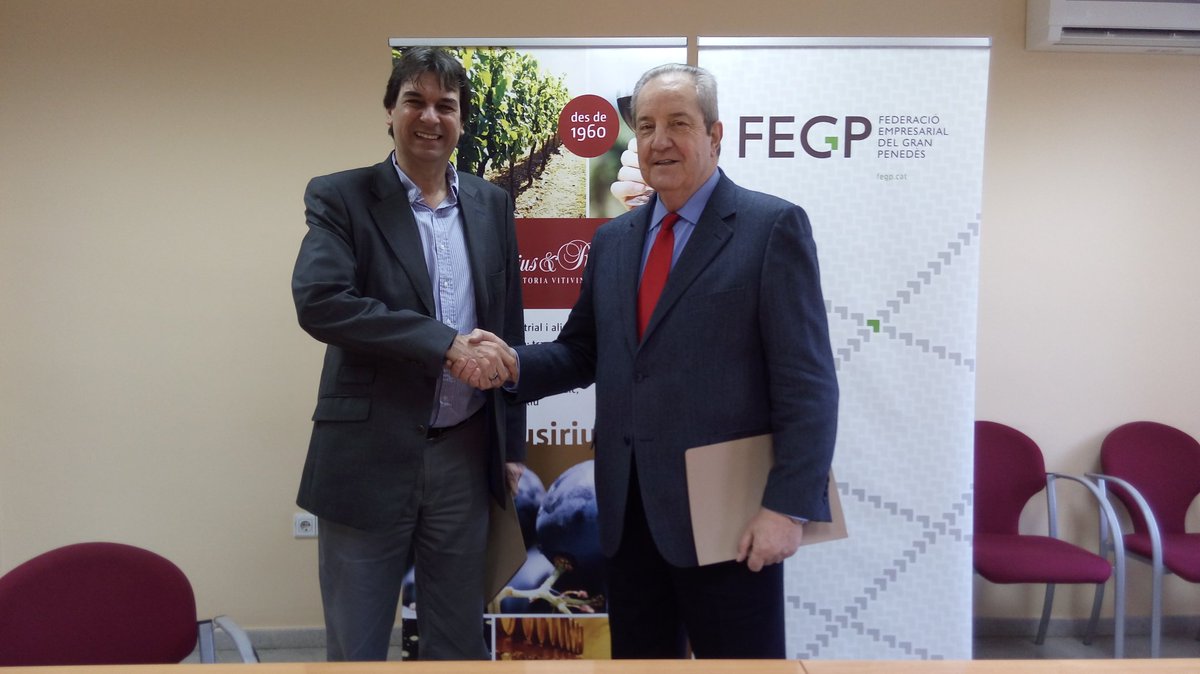 FegpComunicacio's tweet photo. La FEGP signa un conveni de col·laboració per la promoció del sector vitivinícola amb @RiusiRius @RiRAssessors https://t.co/dqvzBqzXXL