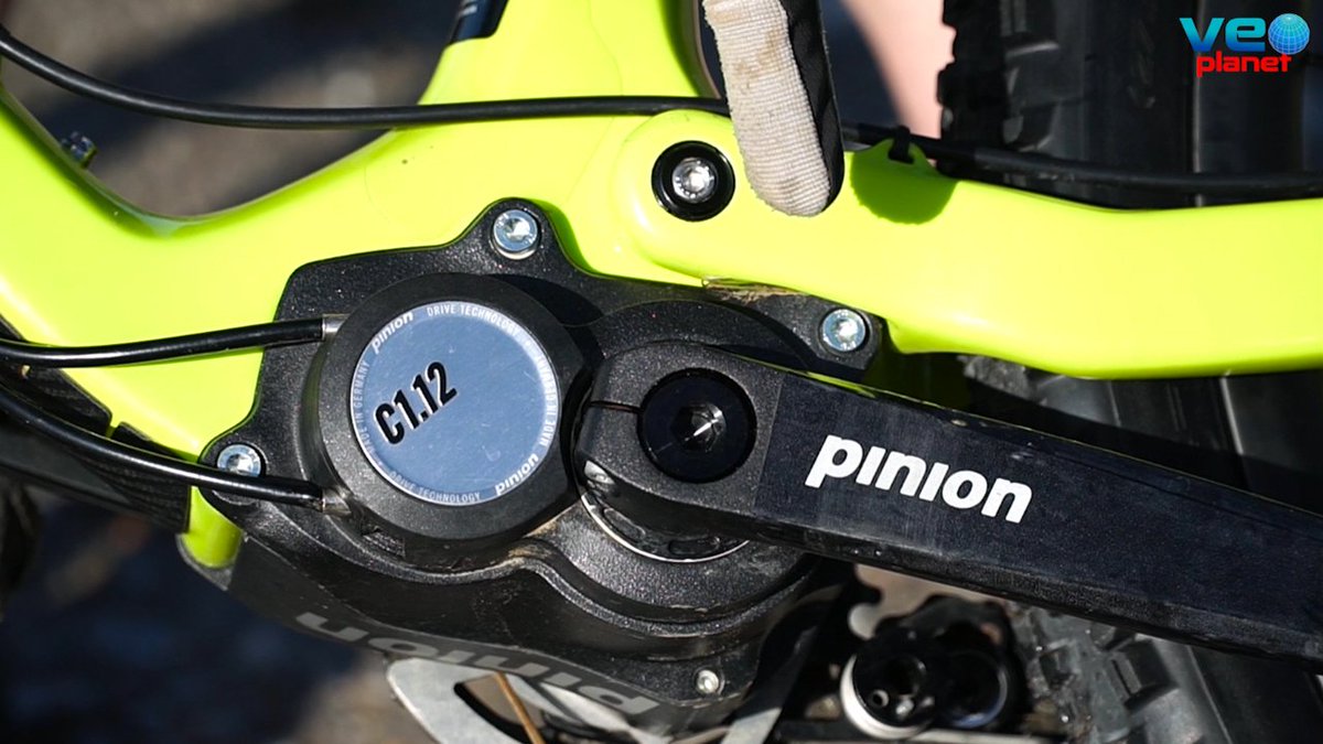 Veoplanet's tweet photo. Ya puedes ver en #YouTube el vídeo donde J. A. Díez Arriola del #BZteam pone al límite la nueva #Zerode #Taniwha con el innovador sistema de transmisión por engranajes #PINION https://t.co/yI0DJx4n0X Distribuida en exclusiva por BikeZeNter en España #MTB https://t.co/KdSXOSBmKn