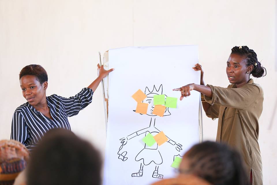 earuyansolns's tweet photo. Flash back from February 10th @earuyansolns -AfricanFeminism (AF) 'Writing Women's Stories Better' collaborative workshop with ONA and ODEA, powered by #EAMLab #AfricanFeminisms https://t.co/stnOgDgiYx