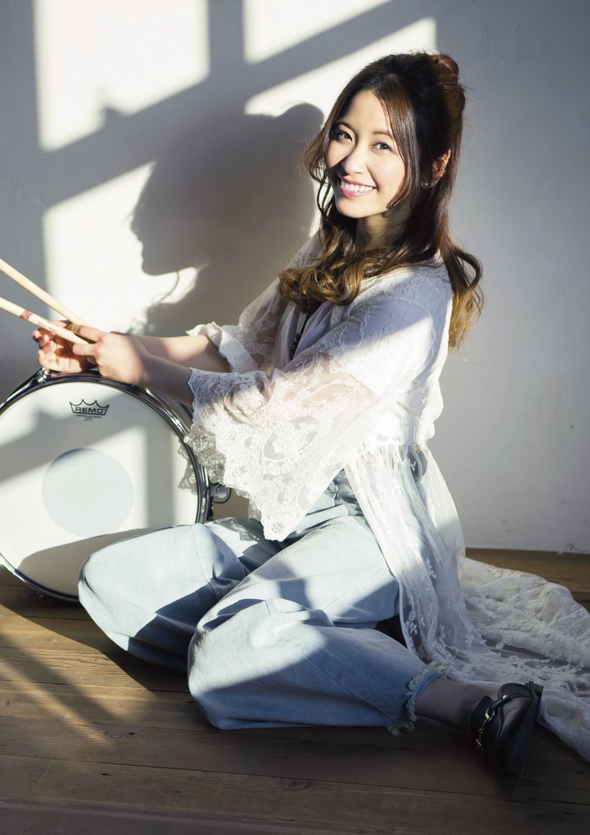 battlelink_PR's tweet photo. こちらのCM楽曲はガールズバンド #Chelsy のAMIさんが作曲してくださいました！
バトルリンクをイメージして作曲してくださった素敵な楽曲です。
ご本人よりメッセージをいただきました、こちらも合わせてご覧ください！ https://t.co/SozFuM7yaT