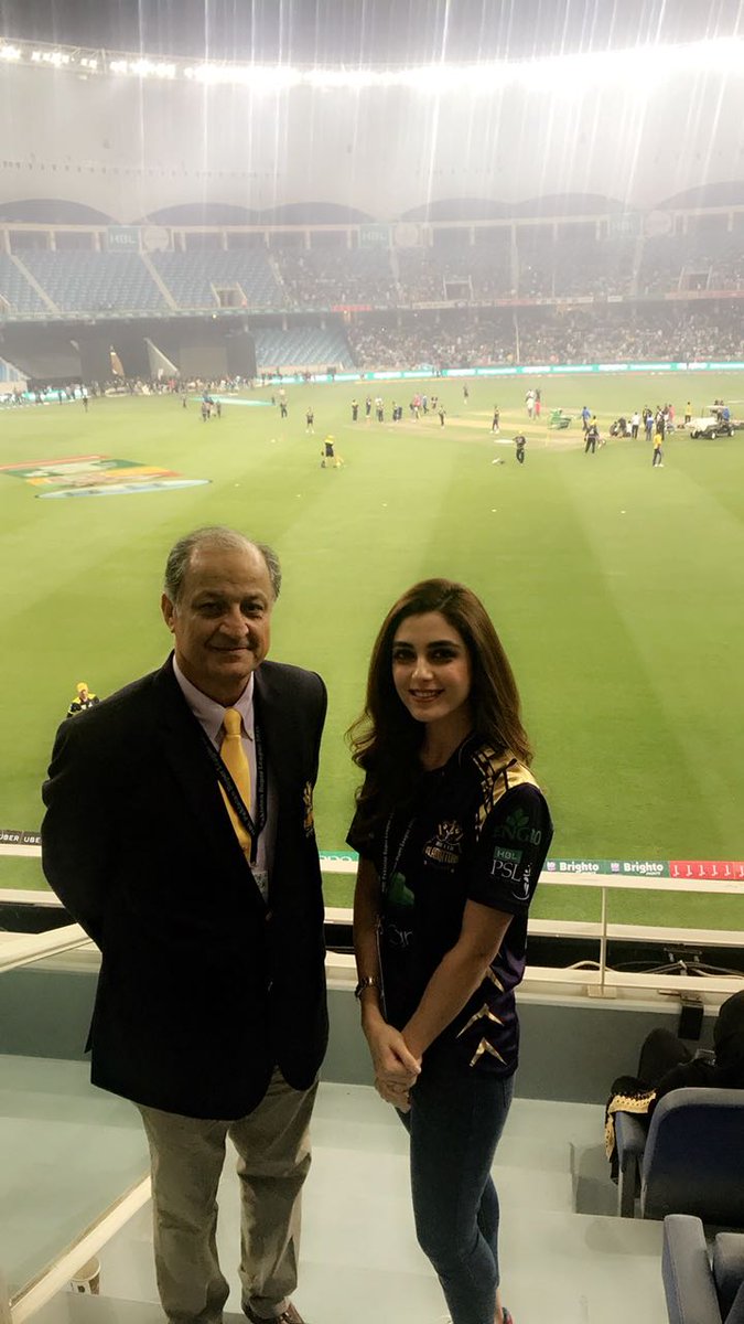mayaali07's tweet photo. With the owner of team @TeamQuetta Sir @nadeem_omar57 🇵🇰🇵🇰
#zordaar11 #hblpsl2018 #dubai #Mayaali #QuettaGladiators #HBLPSL3 https://t.co/jrpiwWqVVS