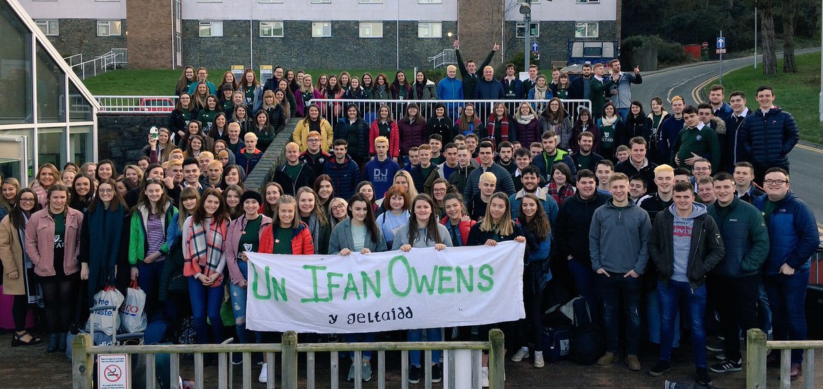 Y Geltaidd (@ygeltaidd) on Twitter photo Bant a ni i Ddulyn! Diolch <a href="/HwylaFflag/">Hwyl a Fflag</a> am eich trefniadau. Gwen ni peint fach o Guinness drosto ti Ifs! #UnIfanOwens @BaldGog #TripGeltaidd 🏴 🇮🇪 Bant a ni i Ddulyn! Diolch <a href="/HwylaFflag/">Hwyl a Fflag</a> am eich trefniadau. Gwen ni peint fach o Guinness drosto ti Ifs! #UnIfanOwens @BaldGog #TripGeltaidd 🏴 🇮🇪